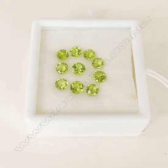 PERIDOT ROUND STONES 4.5MM 10 =3.70CT