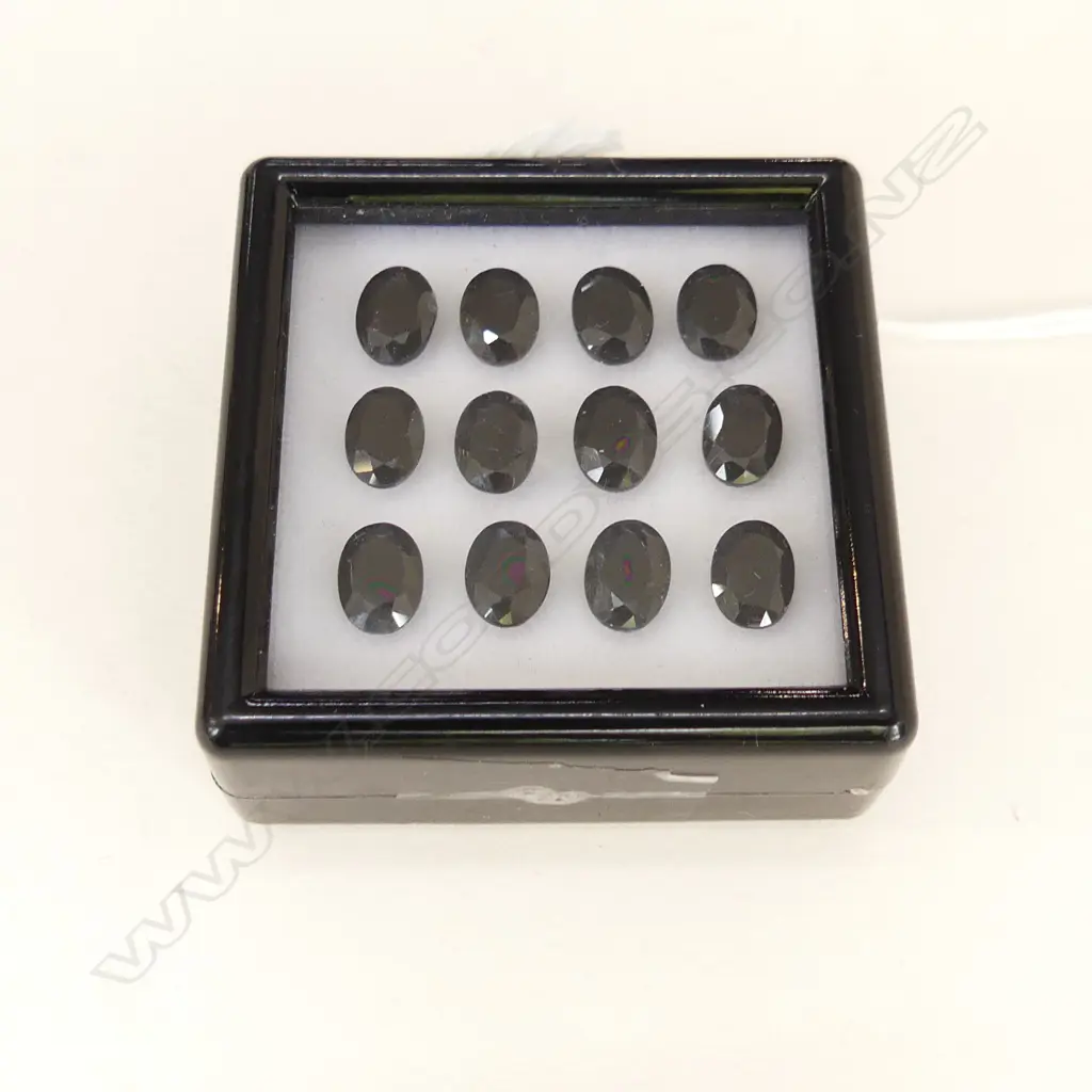 BLACK SAPPHIRE OVAL 7X5 12 =13.30CT Image 1++