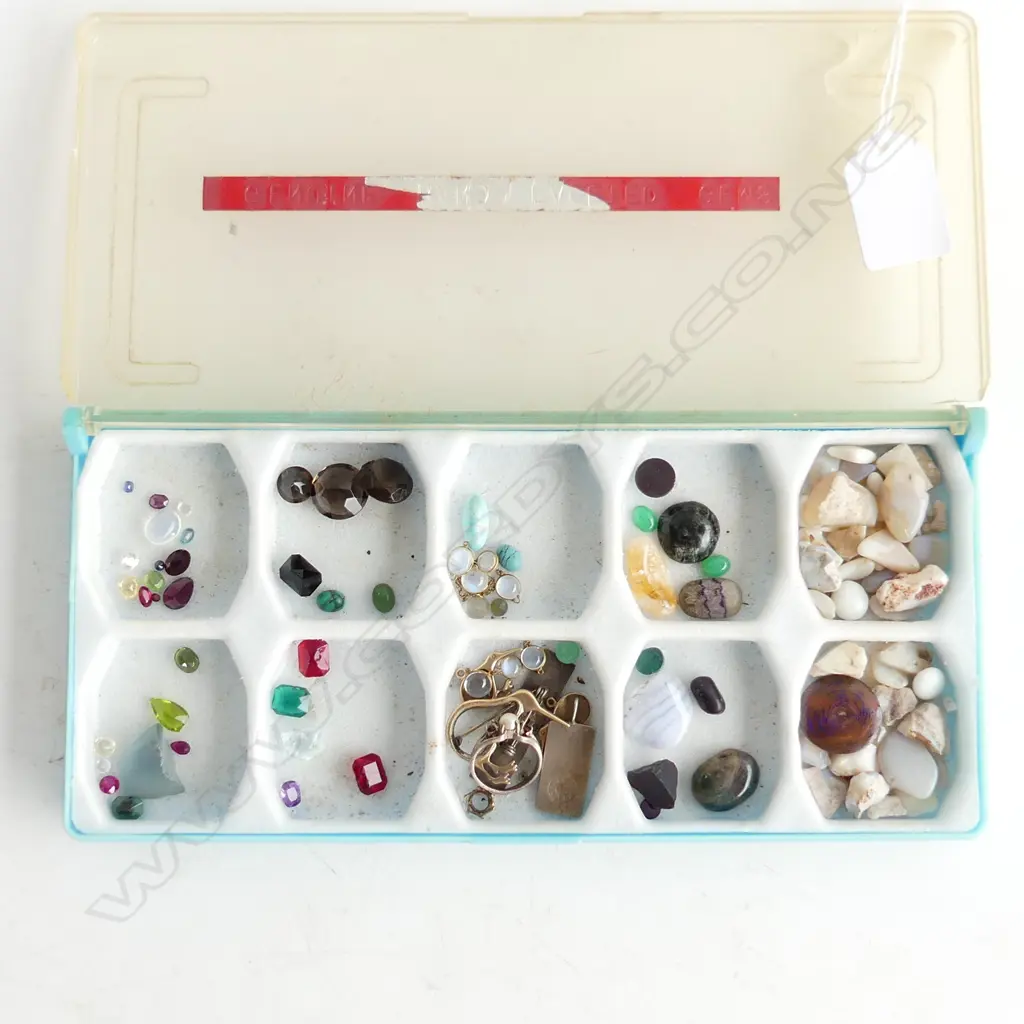SMALL TRAY FACEITED GEMSTONES & S/SILVER JEWLERY Image 1++