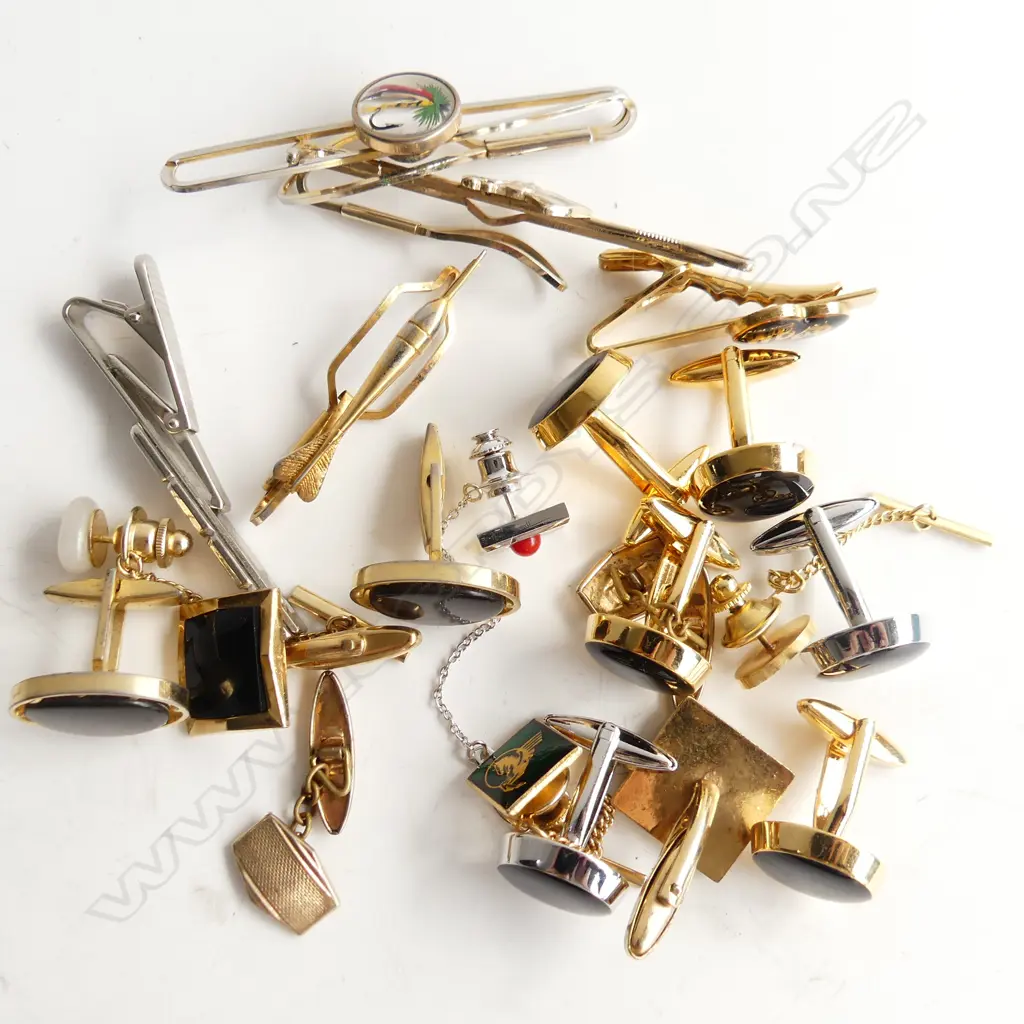 ASST. CUFFLINKS, TIE PINS / SLIDES ETC Image 1++