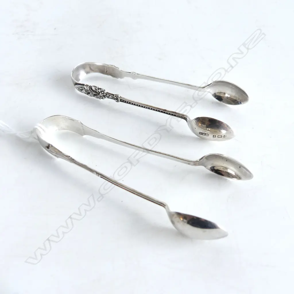 TWO PAIRS OF STERLING SILVER TONGS BIRMINGHAM 1903 & 1904 L. 102MM Image 1++