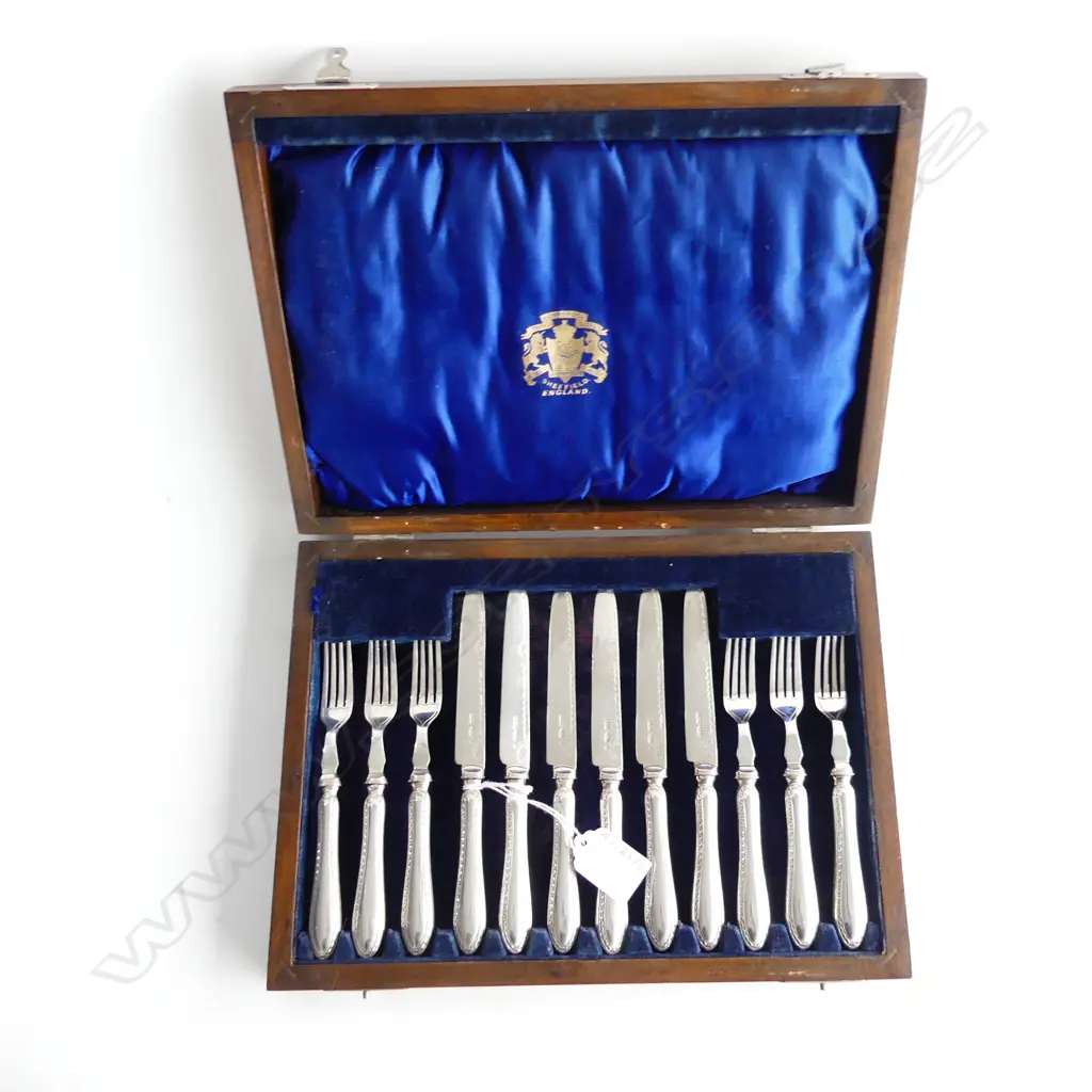 ANTIQUE 12 PIECE SILVER PLATED CUTLERY SET IN OAK BOX BY W.R HUMPHREYS SHEFFIELD 1911 L. 300mm Image 1++