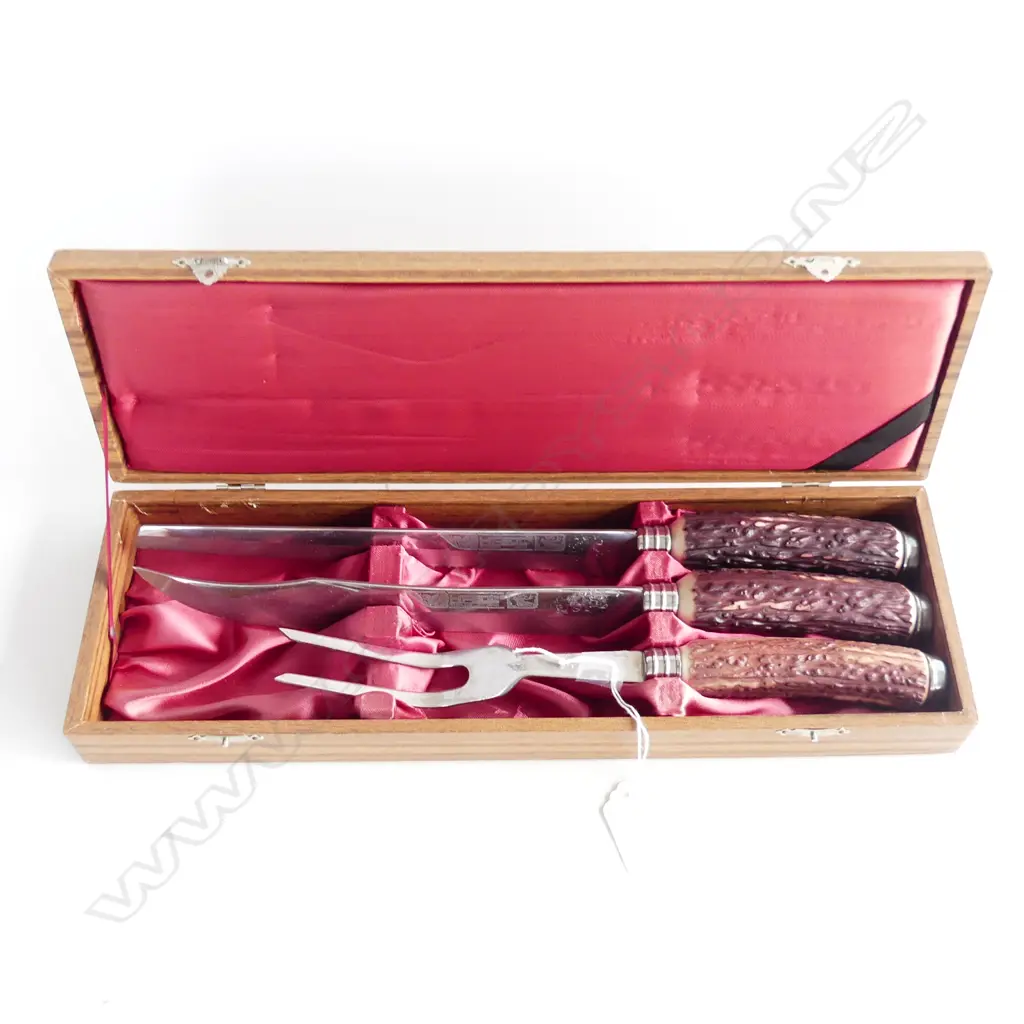 CASED CARVING SET STAG HORN HANDLES L360MM Image 1++