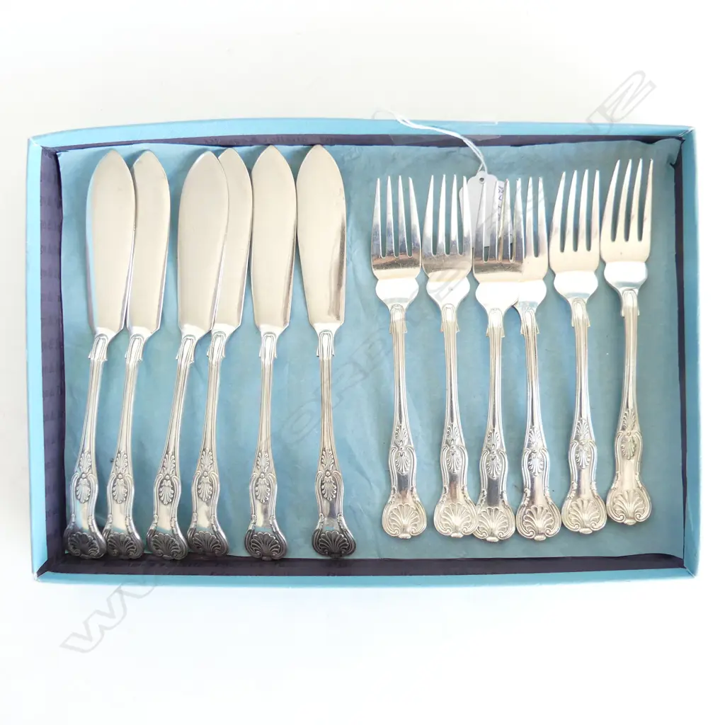 KINGS PATTERN SILVER PLATED 12 PIECE FISH CUTLERY SET BY GIBSON & CO UK Image 1++