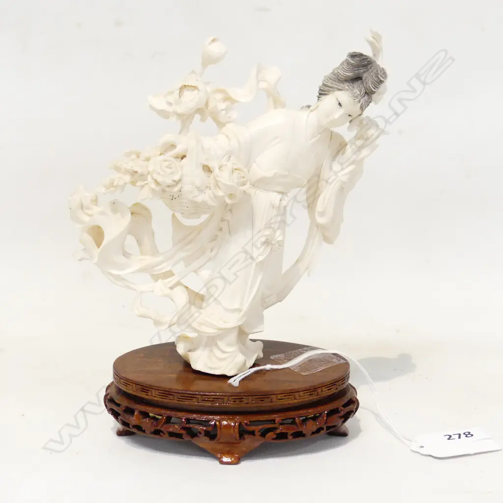 IVORY JAPANESE GEISHA GIRL ON WOODEN STAND Image 1++