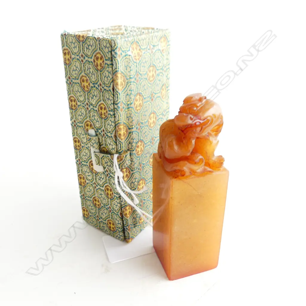 CHINESE AGATE ? SEAL SHISHI CARVED TOP in box Image 1++