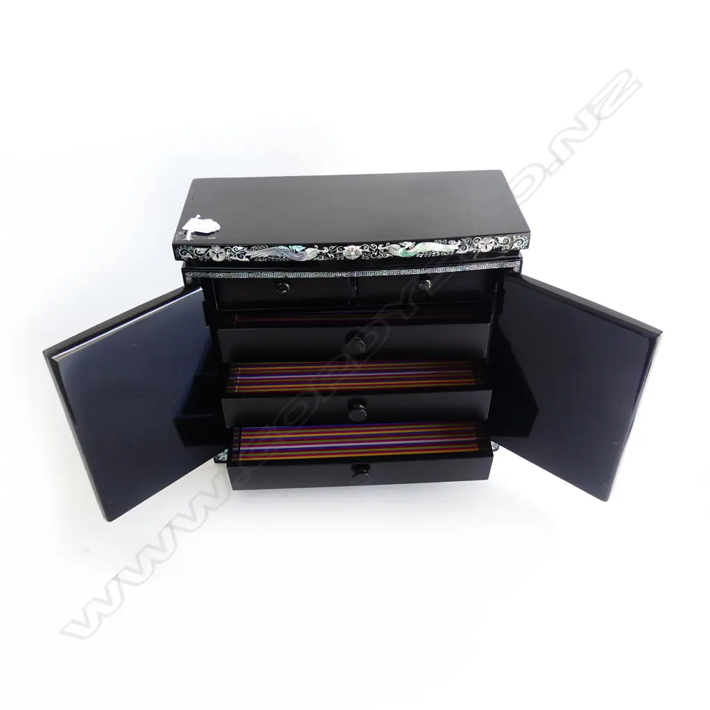 ORIENTAL JEWELLERY CABINET w. MoP INLAY 375x165x330mm Image 1++