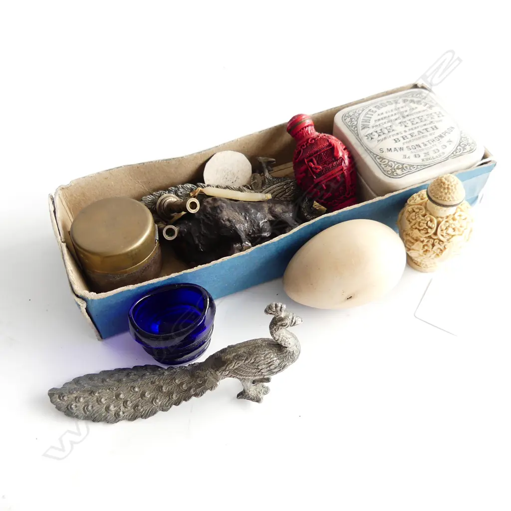 ASST. ITEMS; METAL BUFFALO & PR PEACOCKS L.125mm, 2 RESIN SNUFF BOTTLES ETC Image 1++