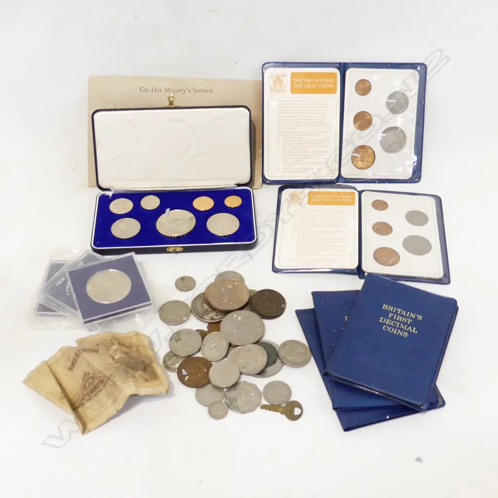 BAG ASST. WORLD STAMPS & COINS Image 1++