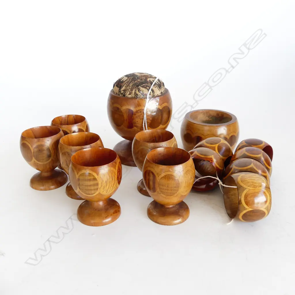 14PCS SOVEREIGN NZ NATIVE TIMBERS WARE, INCLDS PIN CUSHION, DISH, NAPKIN RINGS & EGG CUPS Image 1++