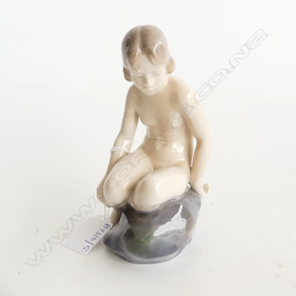 ROYAL COPENHAGEN #4027 NUDE GIRL ON STONE H.135mm Image 1++