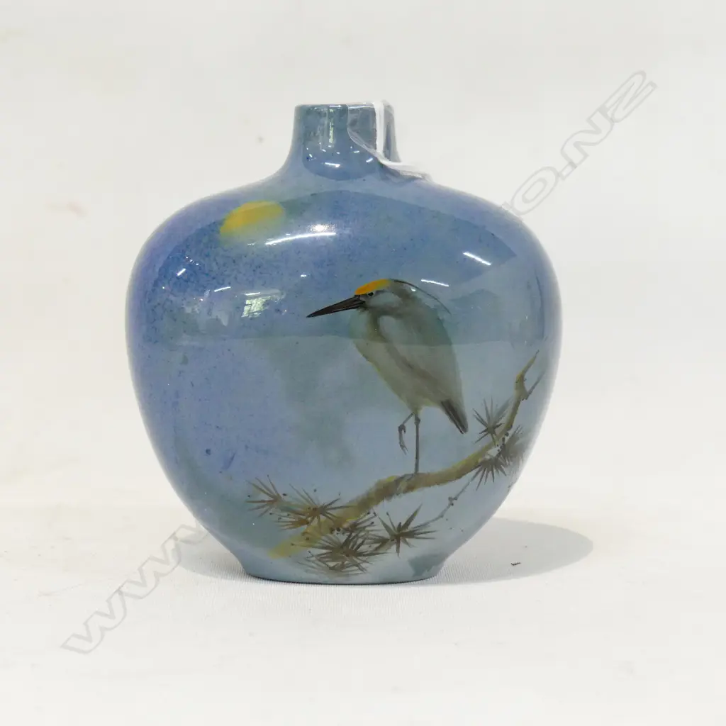 ROYAL DOULTON TITANIAN WARE VASE. DEPICTING A HERON IN THE MOONIGHT  110mm  Image 1++