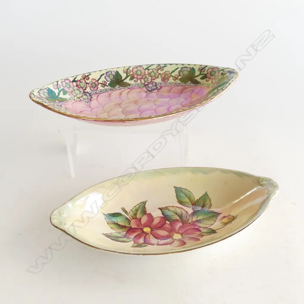 TWO MALING DISHES 'MAYBLOOM' AND 'DALIA' L.250mm IN EXC. CONDITION Image 1++