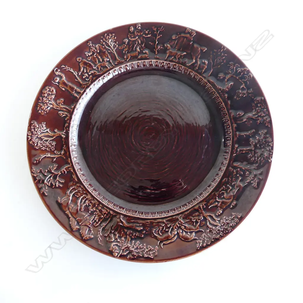 CHURCH & PRESLEY BROWN MAJOLICA HUNTING PLATE 310mm dia Image 1++