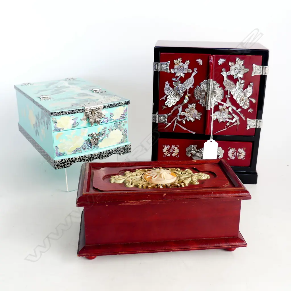 3 ORIENTAL JEWELLERY BOXES H.245mm Image 1++