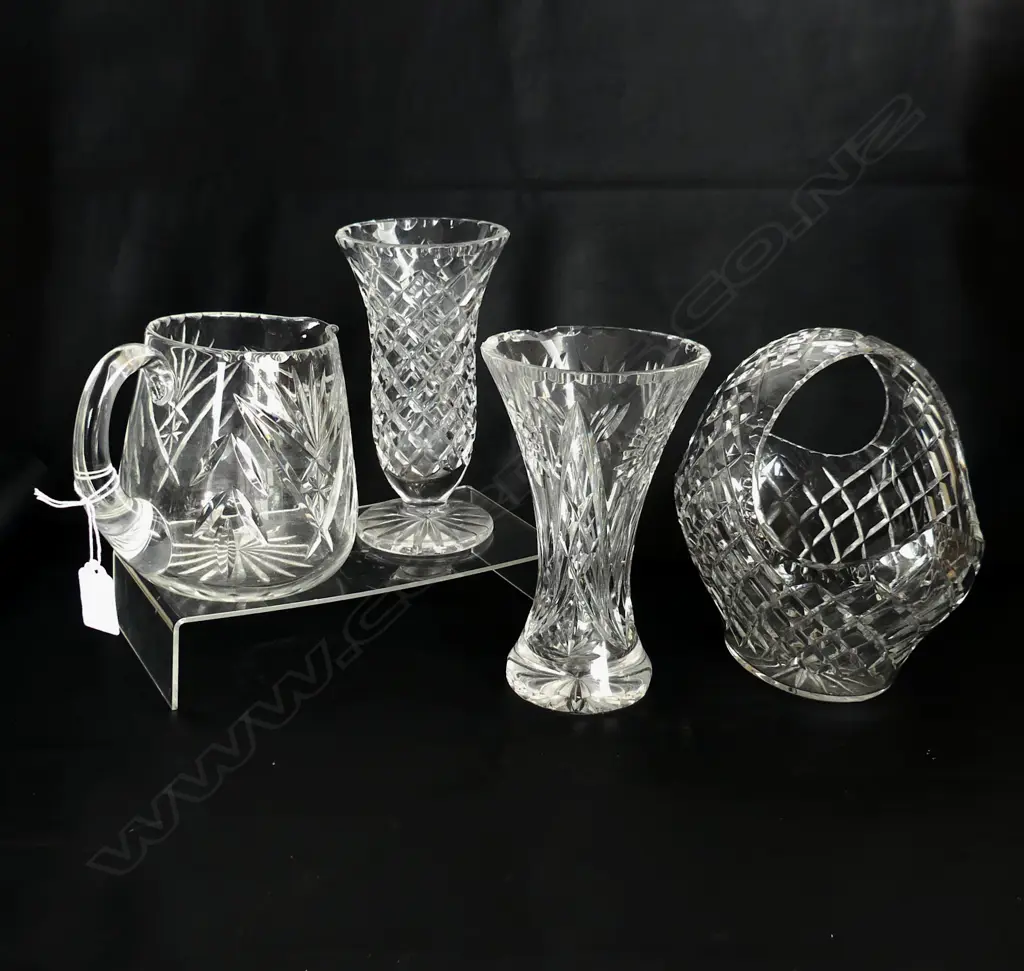 FOUR CRYSTAL GLASS PIECES Image 1++