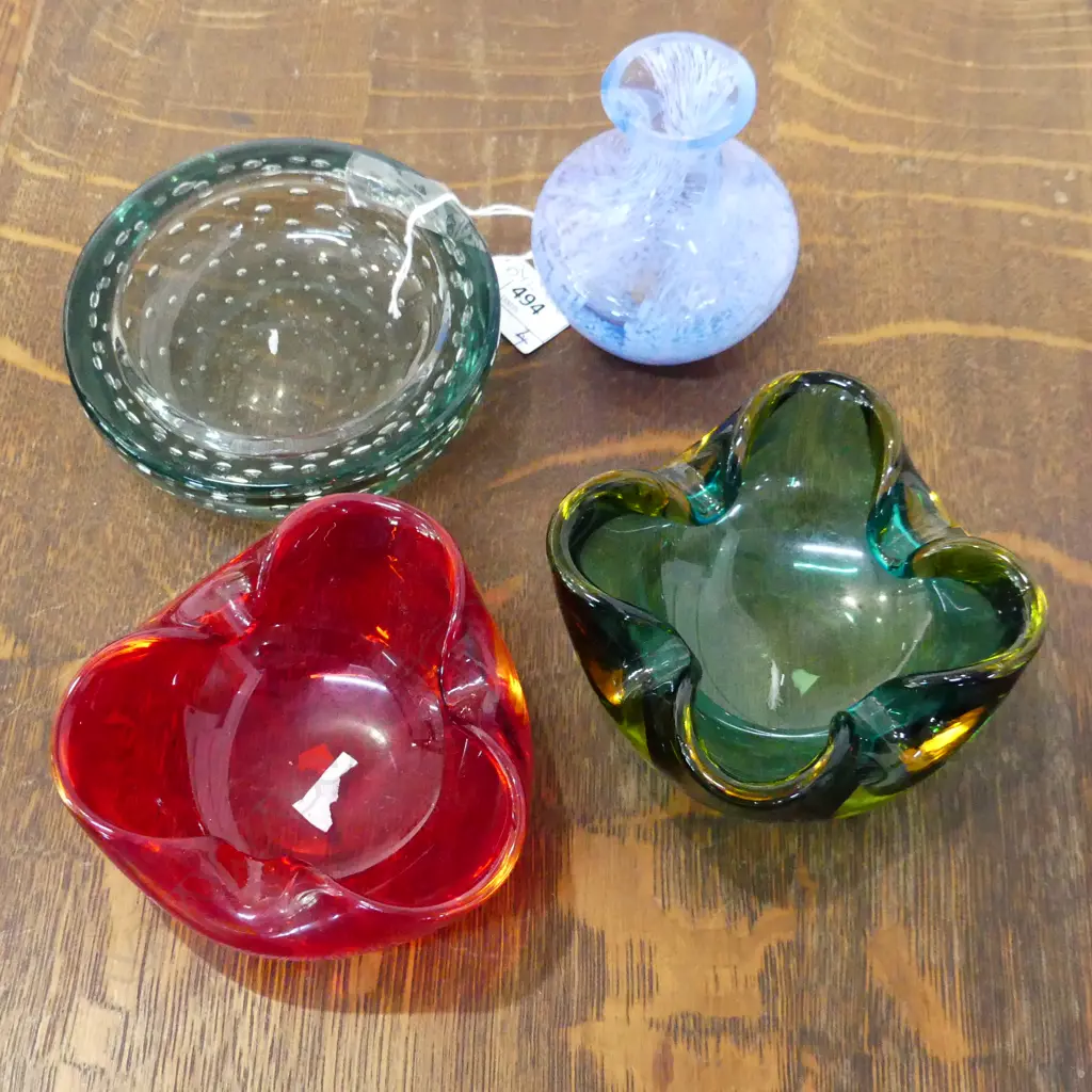 3 ART GLASS BOWLS 130mm dia + SMALL VASE Image 1++