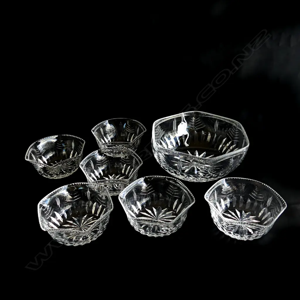 WEBB CORBETT CUT CRYSTAL DESSERT SET COMPRISING 6 BOWLS & SERVING BOWL EXCELLENT CONDITION Image 1++