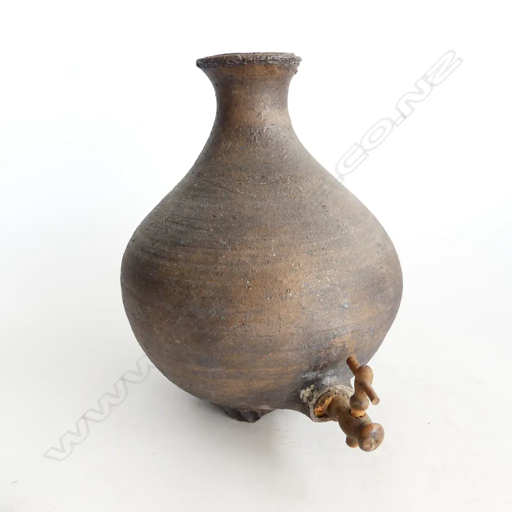 NZ POTTERY DECANTER ATTRB PAT PERRIN, H.320mm Image 1++