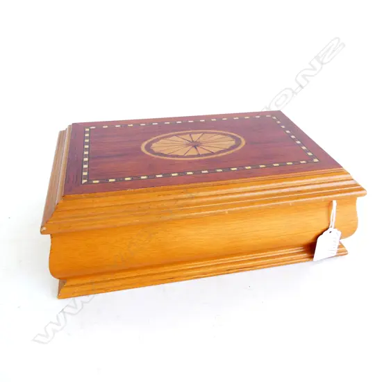 SHERATON REVIVAL WOODEN JEWELLERY BOX WITH FITTED TRAY & MIRROR EXCELLENT CONDITION L. 27CM