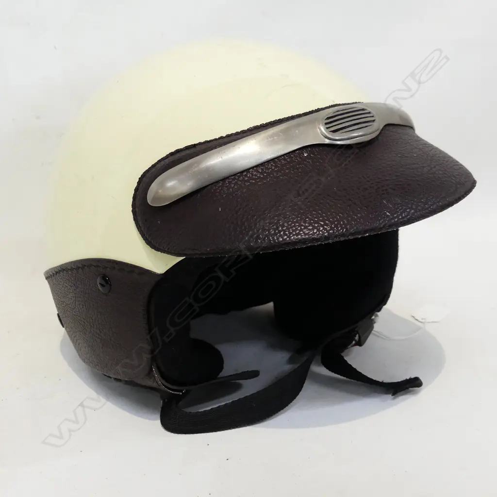 VESPA HELMET Image 1++