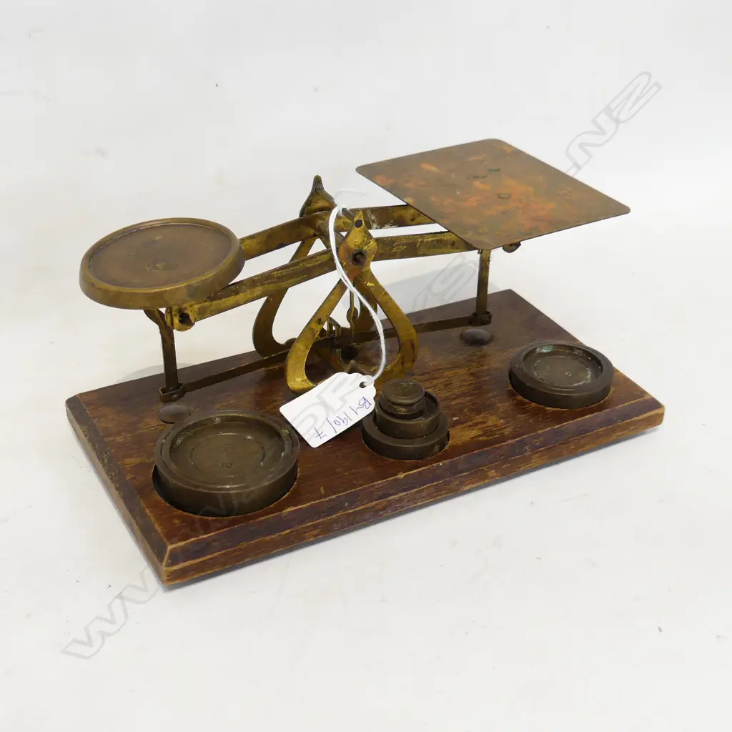 ANTIQUE SCALES w. 5 IMPERIAL WEIGHTS W.220mm Image 1++