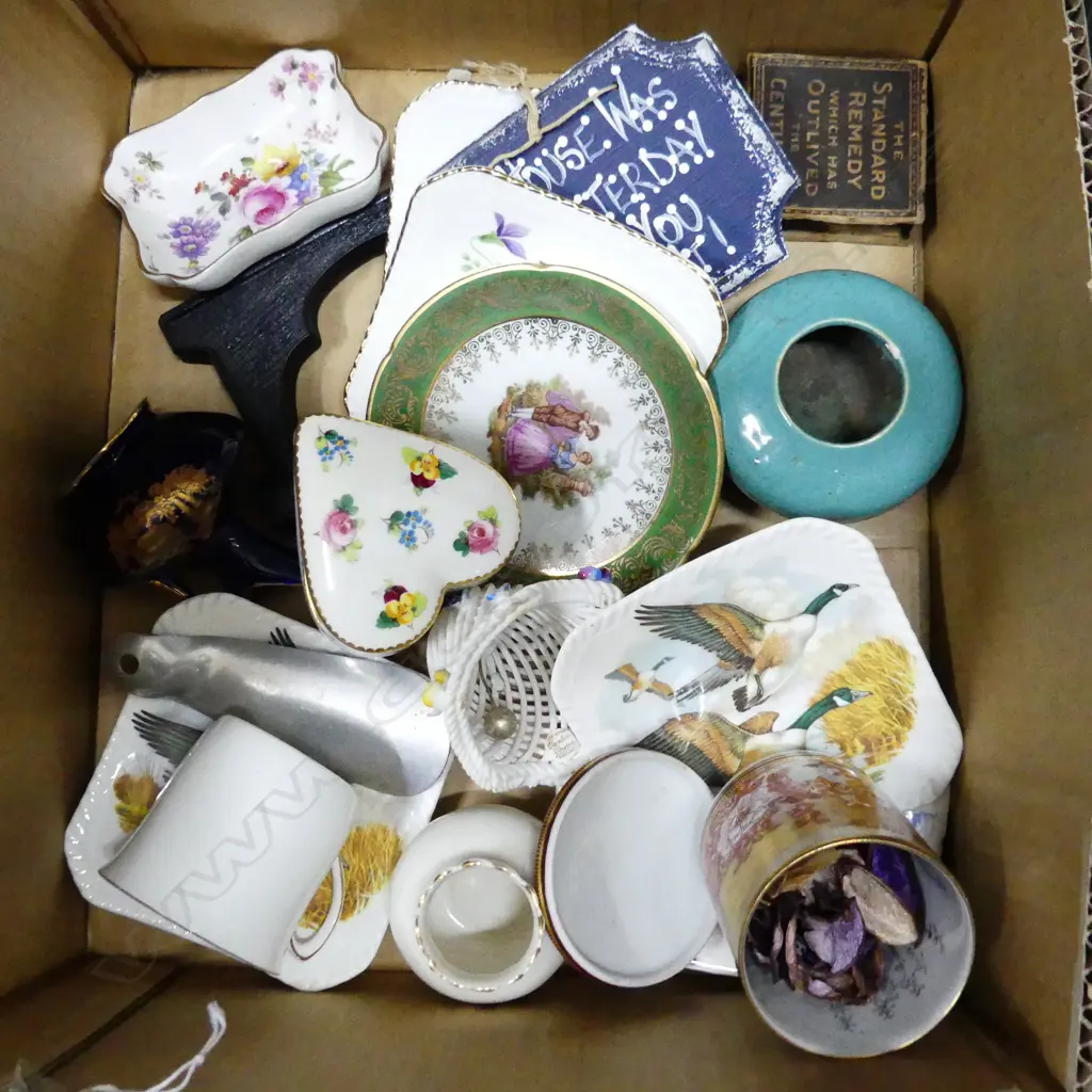 BOX LOT SMALL CHINA PIECES INCLUDING ROYAL CROWN DERBY  Image 1++