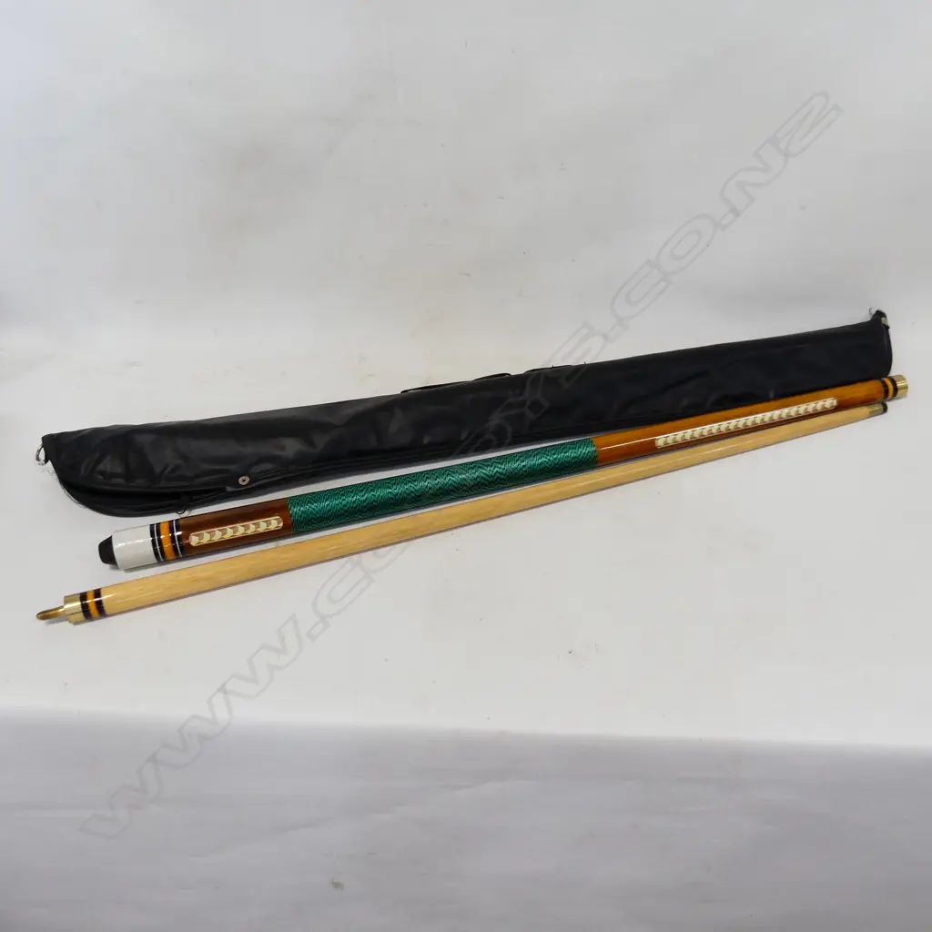 VINTAGE BAKELITE & BRASS 2PC POOL CUE W CASE Image 1++