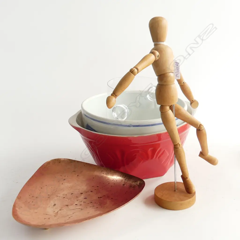 2 LG BOWLS, MASON CASH STYLE 255mm dia, CHINESE FISH, CRYSTAL ICE BUCKET, COPPER DISH, ARTISTS MANNEQUIN Image 1++