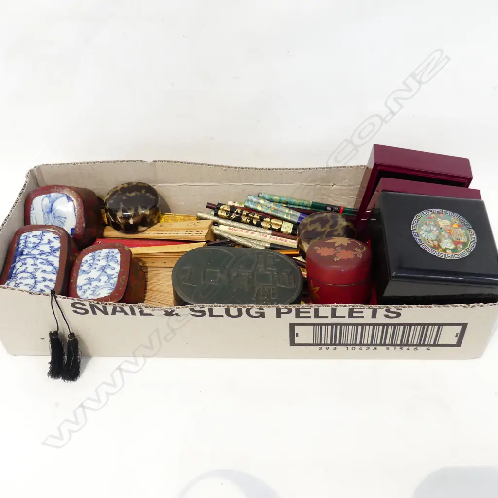 BOX LOT ASST. CHOPSTICKS, FANS, LIDDED CONTAINERS ETC Image 1++