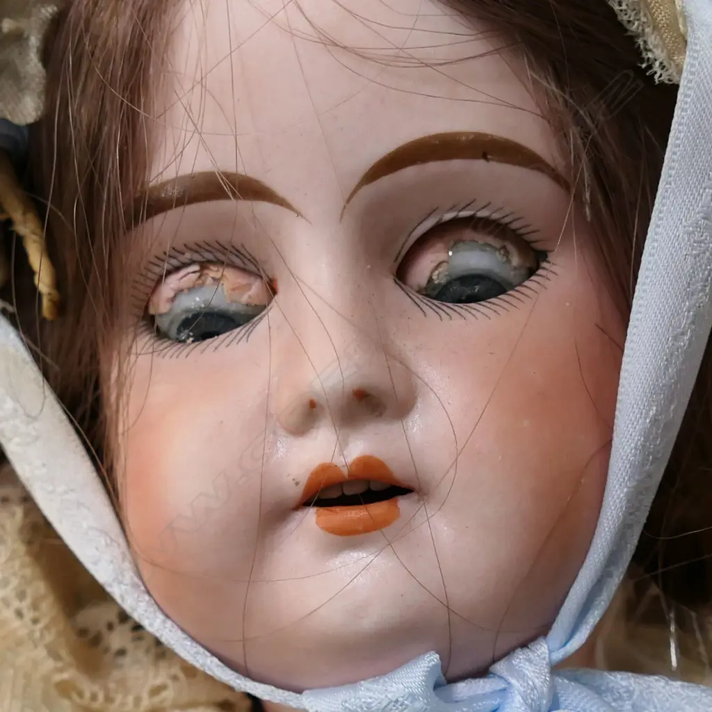 4 VINTAGE DOLLS, ONE HEAD DETACHED. 3 OF 4 DOLLS SIGNED TO BACK OF NECK Image 1++