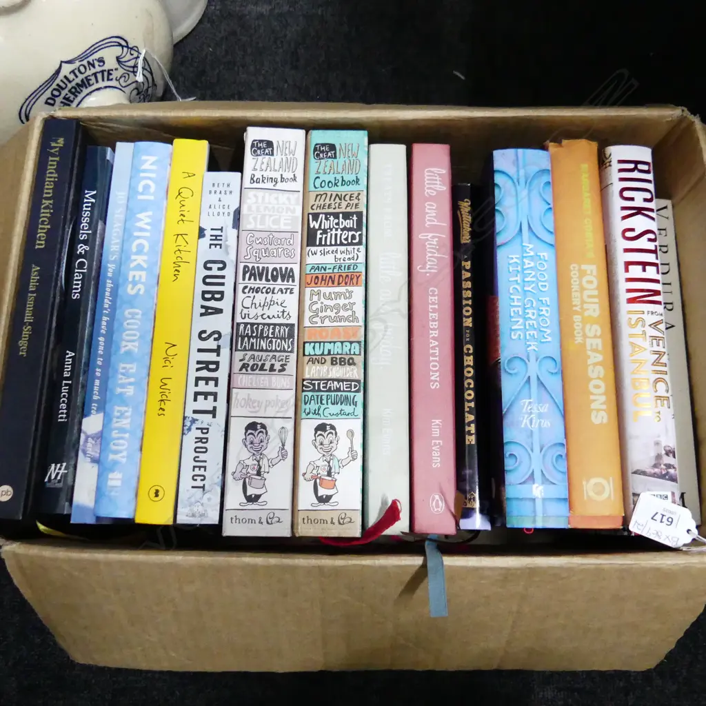 BOX LOT 15 COOKBOOKS Image 1++