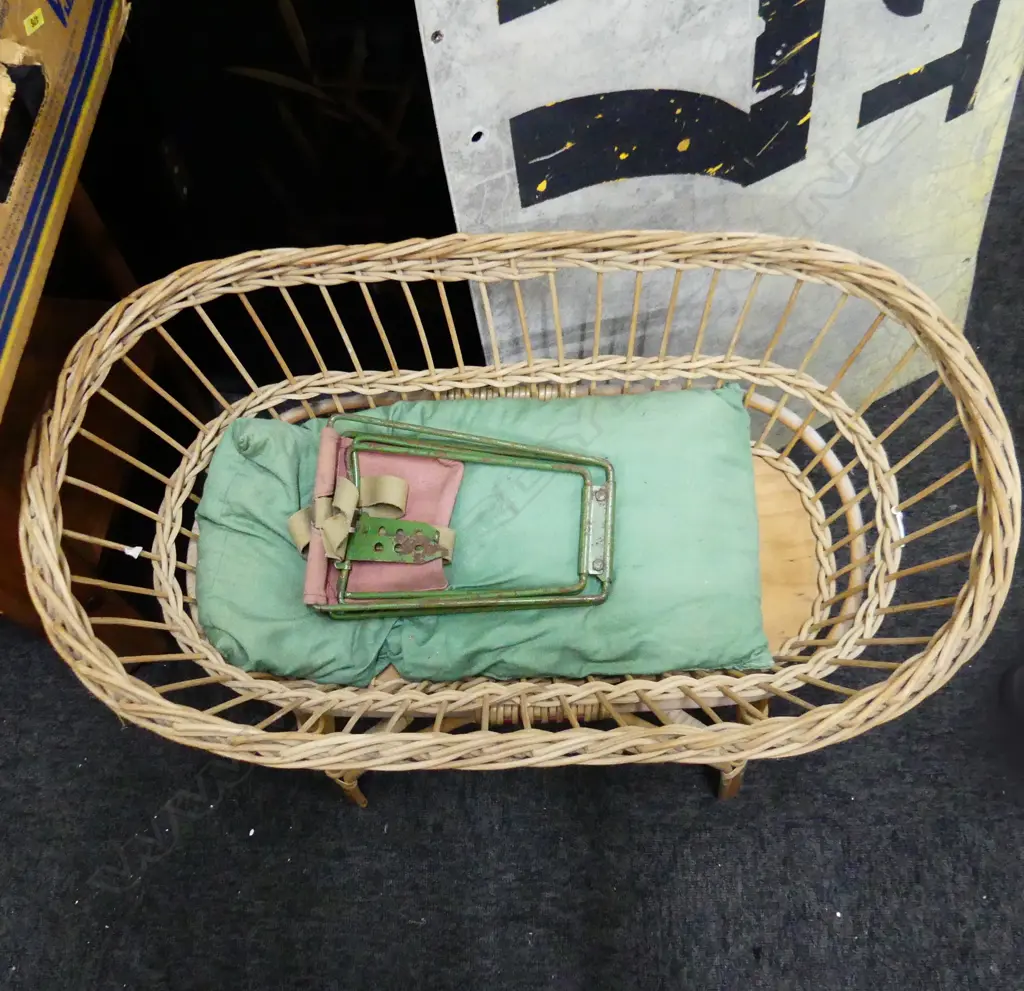 CANE BASSINET 670x420mm Image 1++