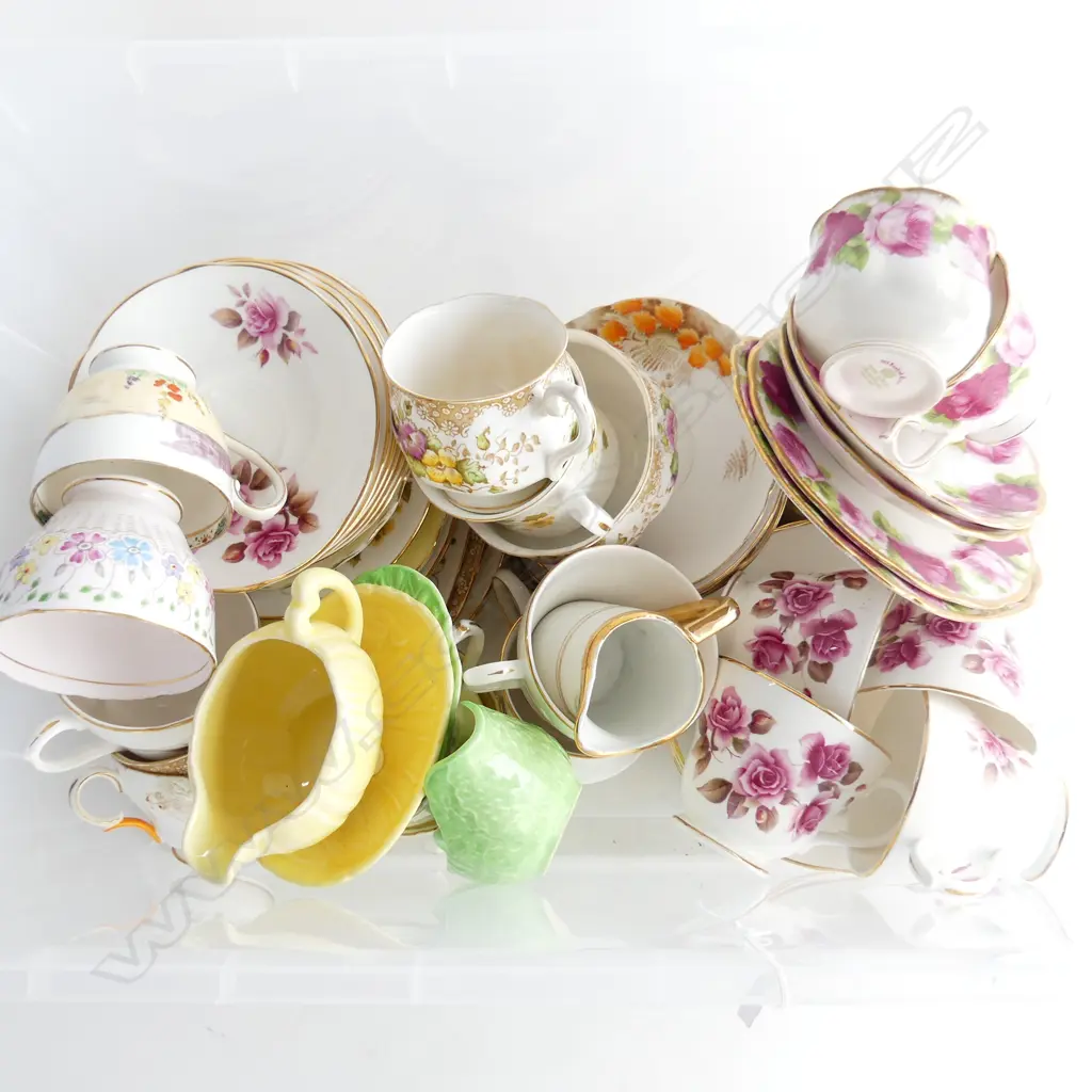 BOX LOT ENGLISH CHINA TRIOS, INCLDS ROYAL ALBERT 'OLD ENGLISH ROSE' Image 1++