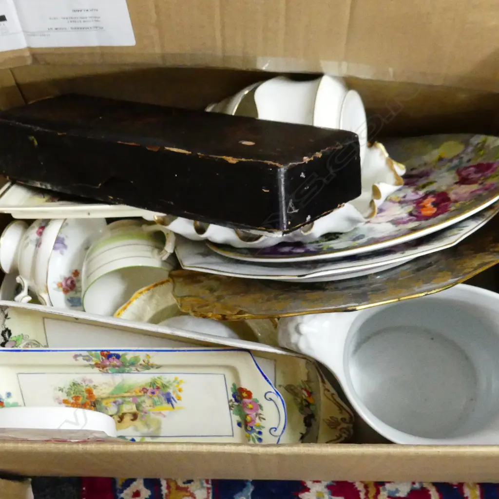 BOX LOT CHINA WITH JAPANESE LACQUER GLOVEBOX.  Image 1++
