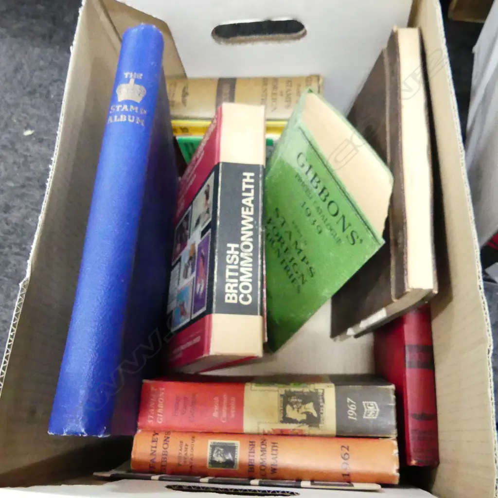 BOX LOT 2 STAMP ALBUMS (EARLY NZ HEALTH, WORLD ETC) / STANLEY GIBBONS BOOKS ETC Image 1++