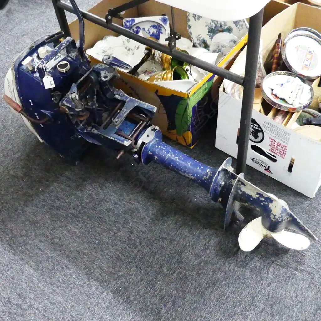 SMALL EVINRUDE ‘YACHT TWIN’ OUTBOARD FOR RESTORE OR DISPLAY Image 1++