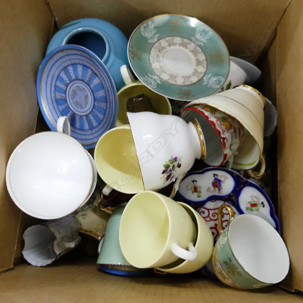 BOX LOT CHINA MANY CUPS SAUCERS ETC  Image 1++