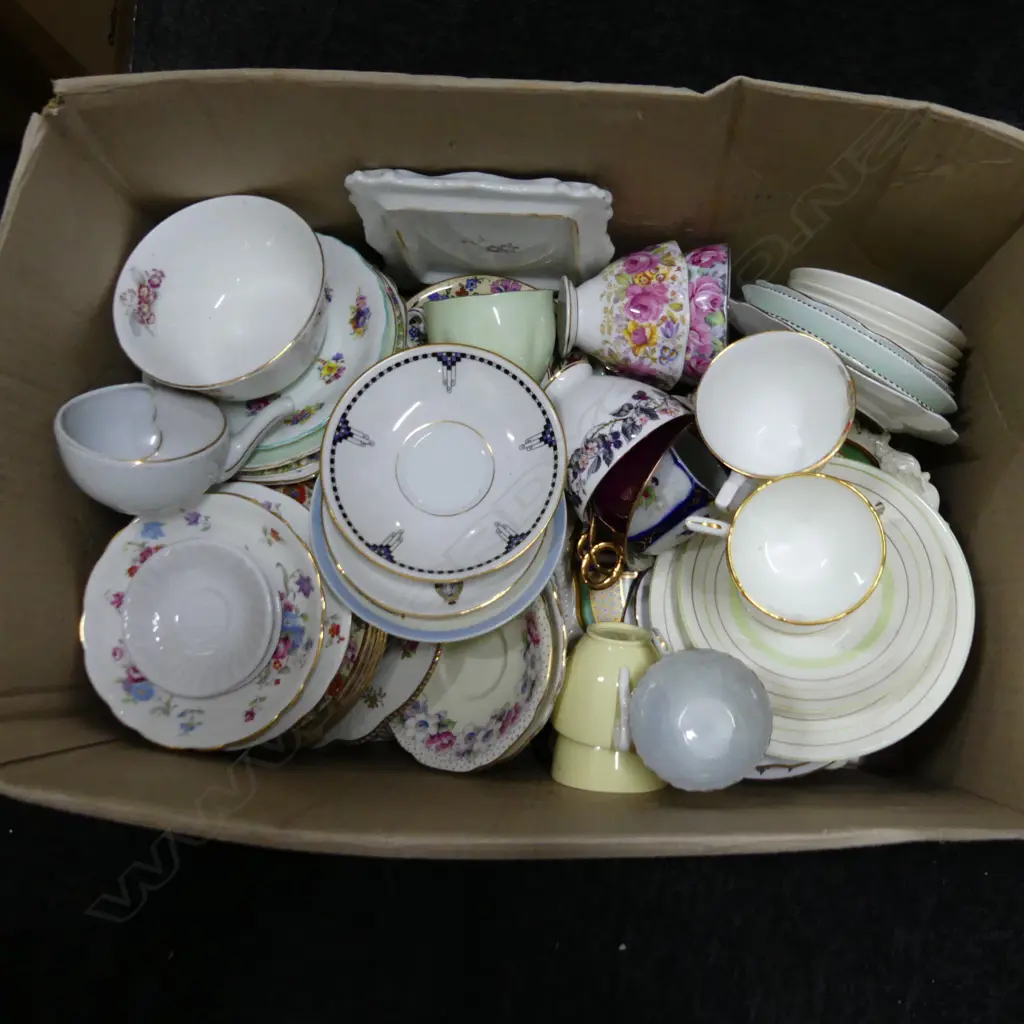 BOX LOT ASST CUPS/SAUCERS ETC Image 1++
