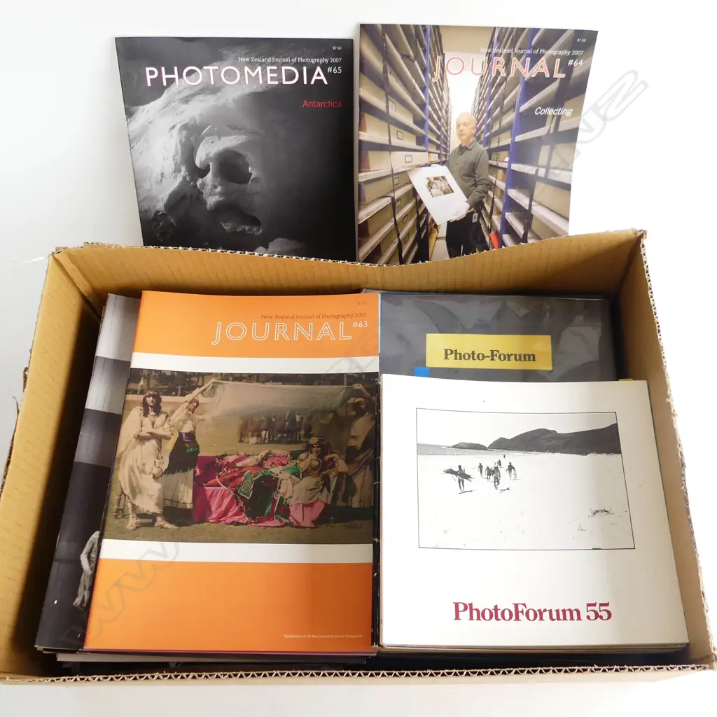 BOX LOT ASST. PHOTOGRAPHY MAGAZINES Image 1++