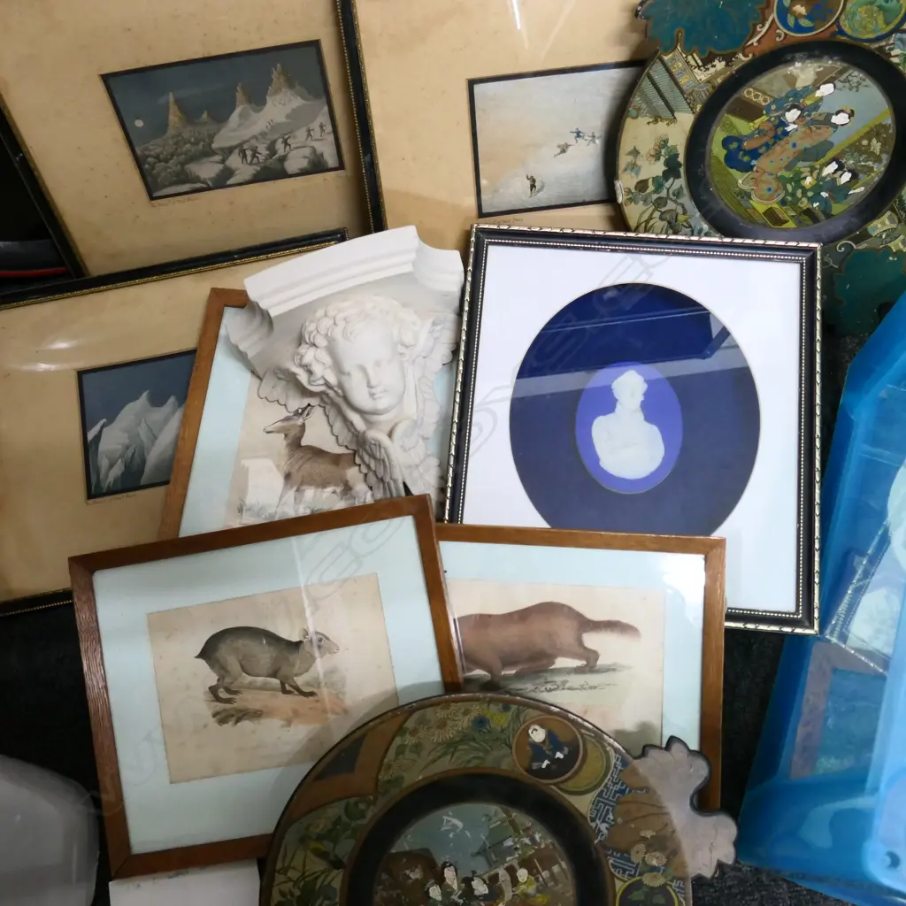 BOX LOT ASST. ANTIQUE PRINTS, PHOTO FRAMES, LACQUER PLATES, ANGEL BRACKETS Image 1++