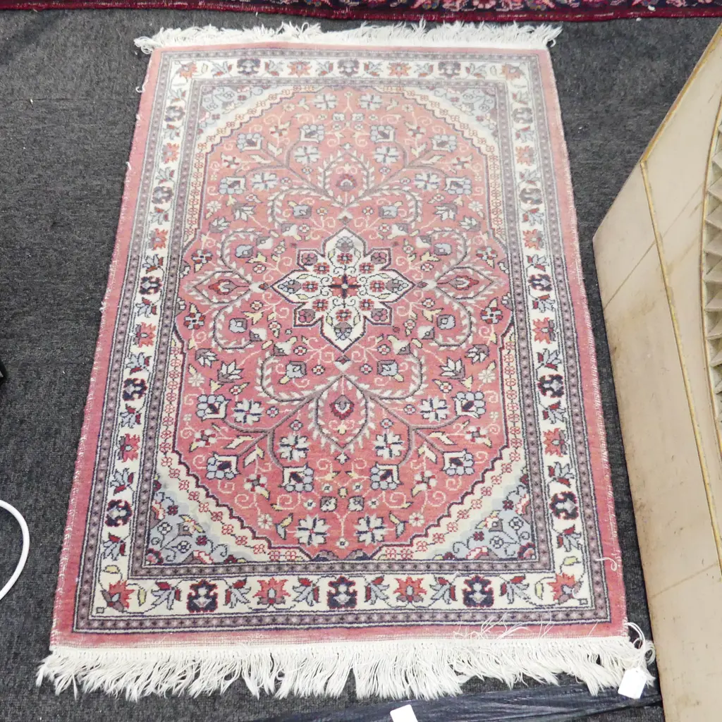 SMALL HAND KNOTTED WOOL PILE RUG 1000x670mm Image 1++