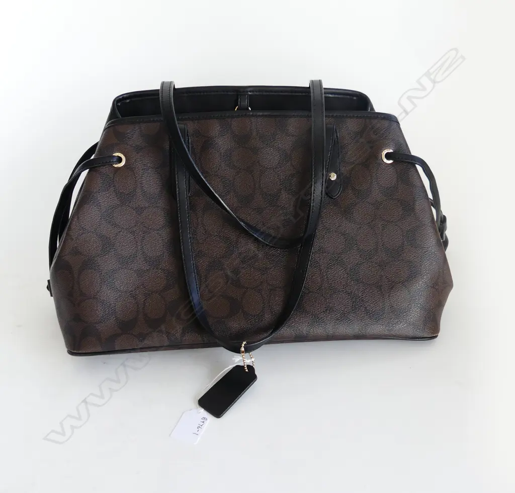 COACH SHOULDER BAG - PRESUMED A COPY 370 x 250mm Image 1++