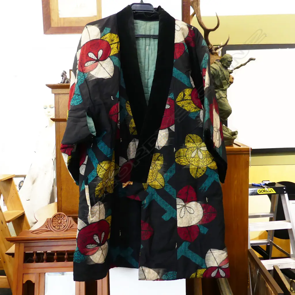 VINTAGE HANTEN (PADDED) JAPANESE WINTER KIMONO (COTTON WITH VELVET COLLAR &COTTON LINING) L.1000mm Image 1++