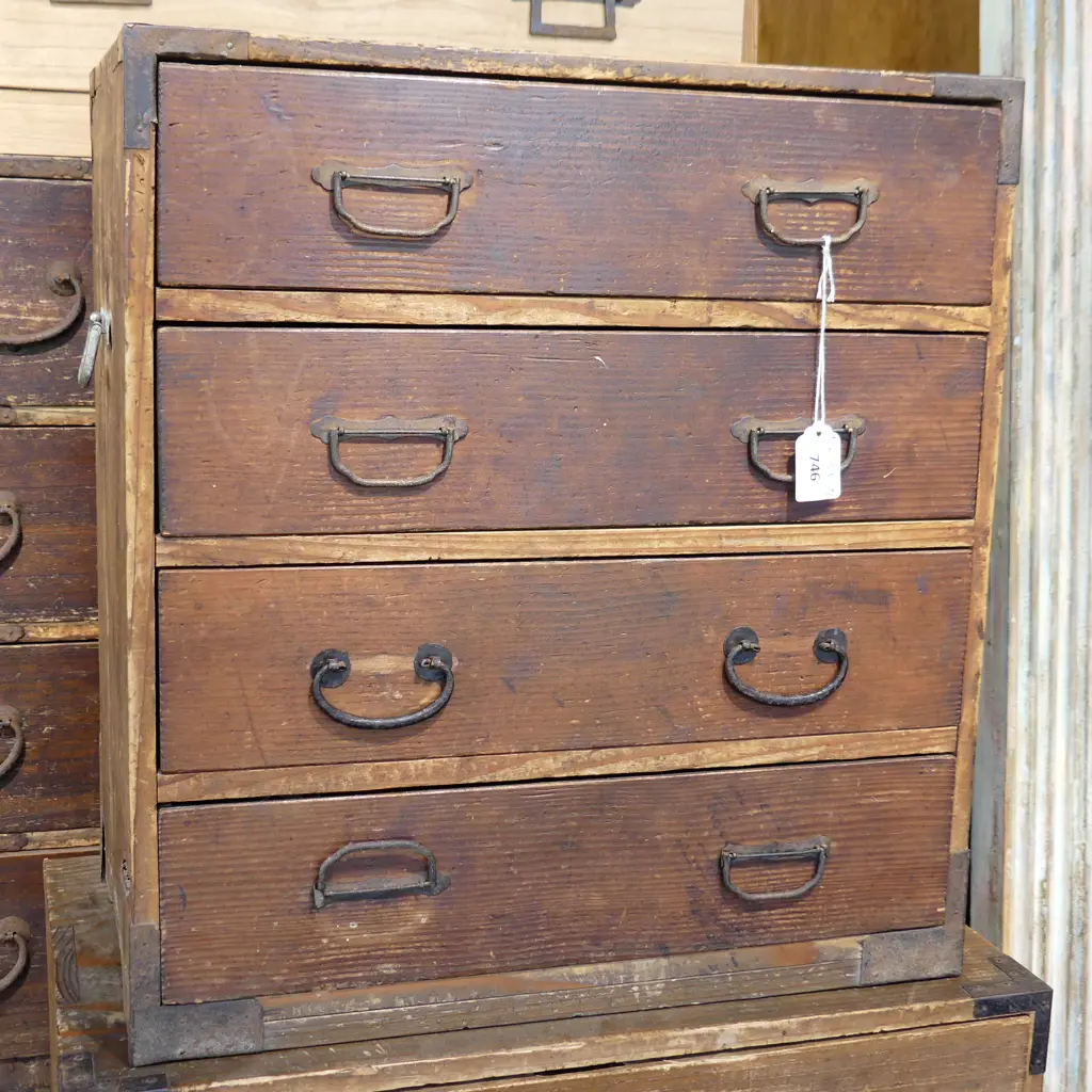 OLD JAPANESE CABINET 4 drawers H.445mm. Image 1++