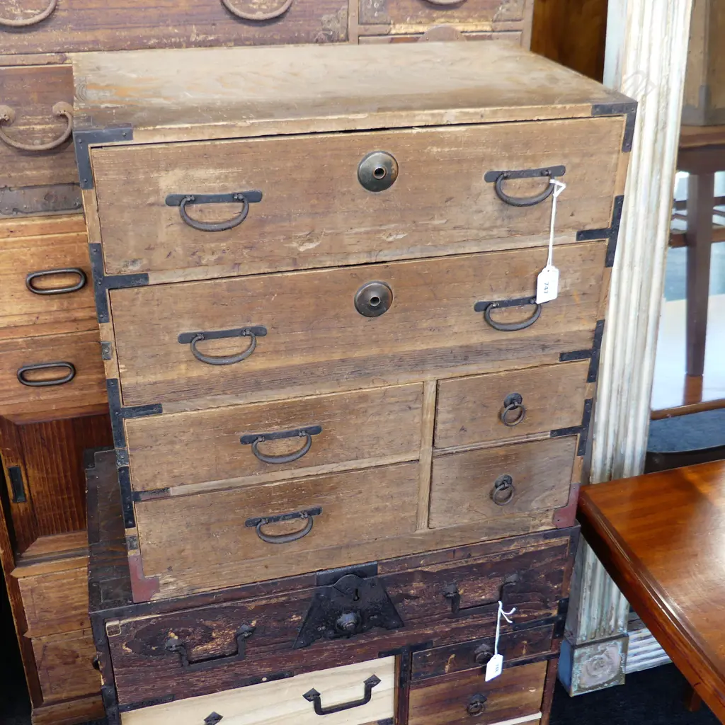OLD JAPANESE COLLECTOR'S CABINET. 6 drawers. H.485mm Image 1++
