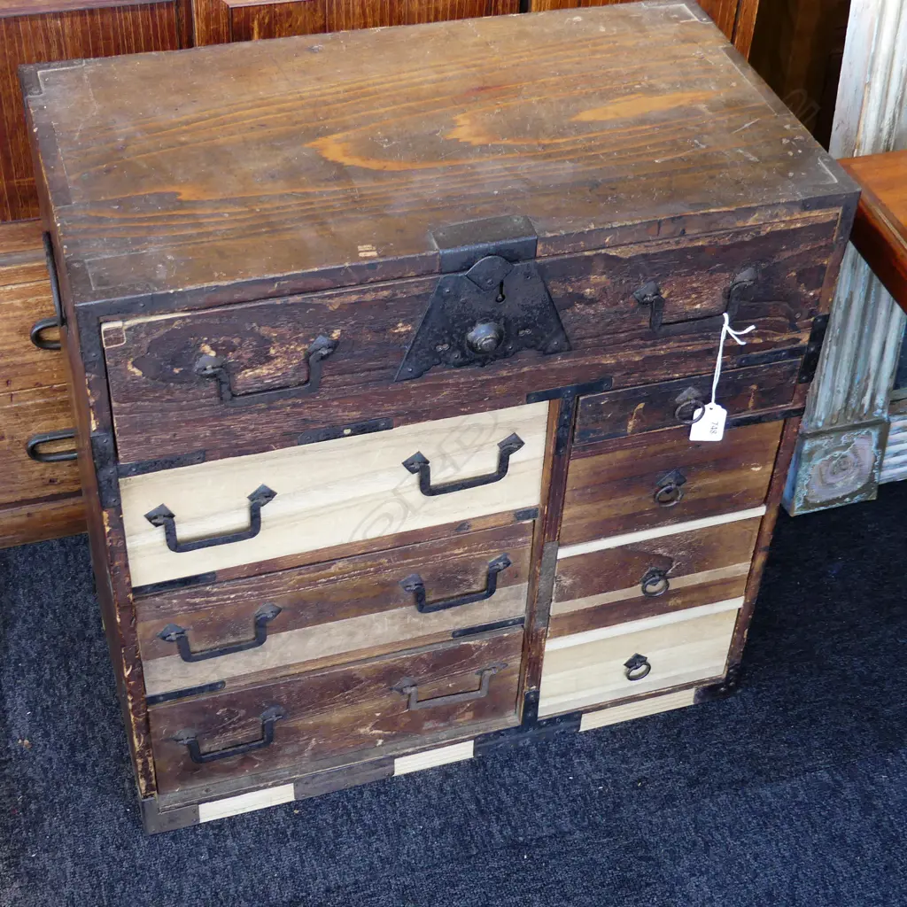 OLD JAPANESE CABINET. 8 drawers w key. c.1900. H.560mm. Image 1++