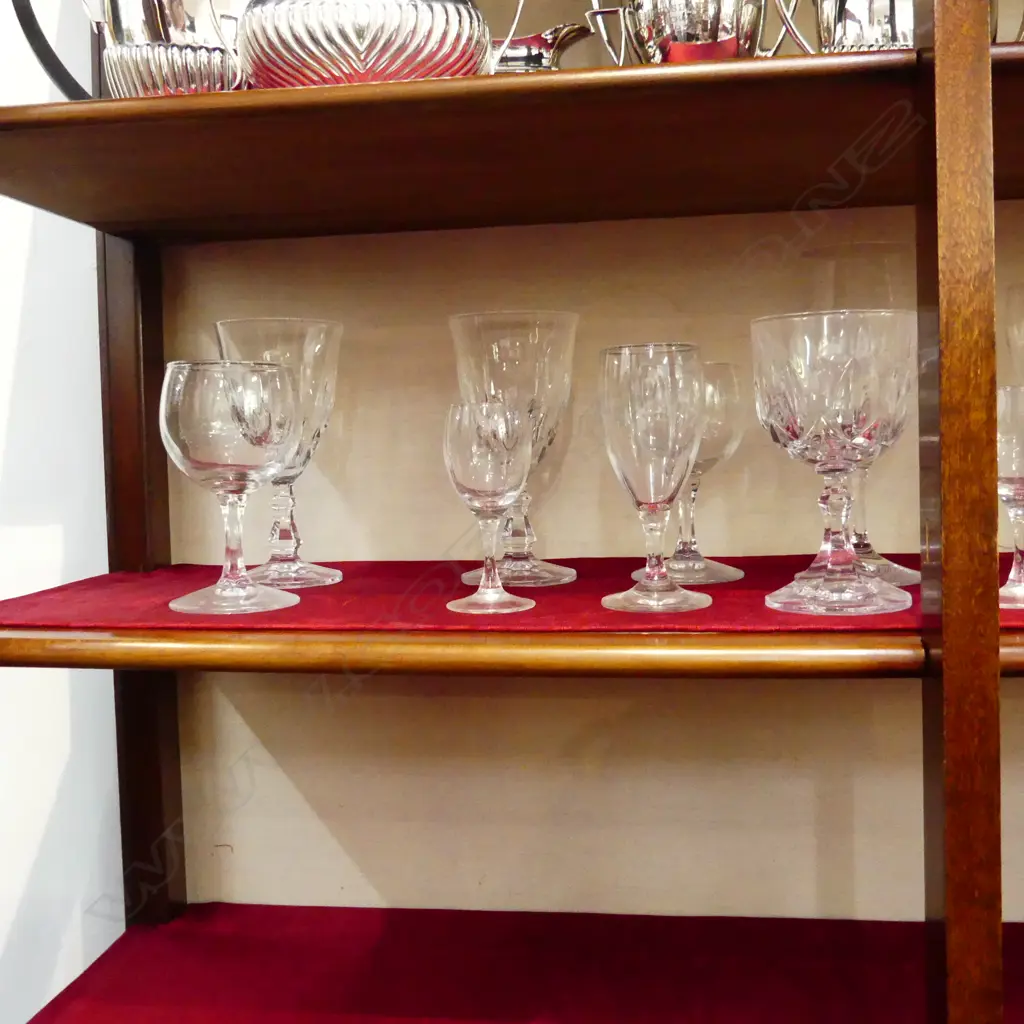 BOX WINE GLASSES: mainly glass + crystal Image 1++