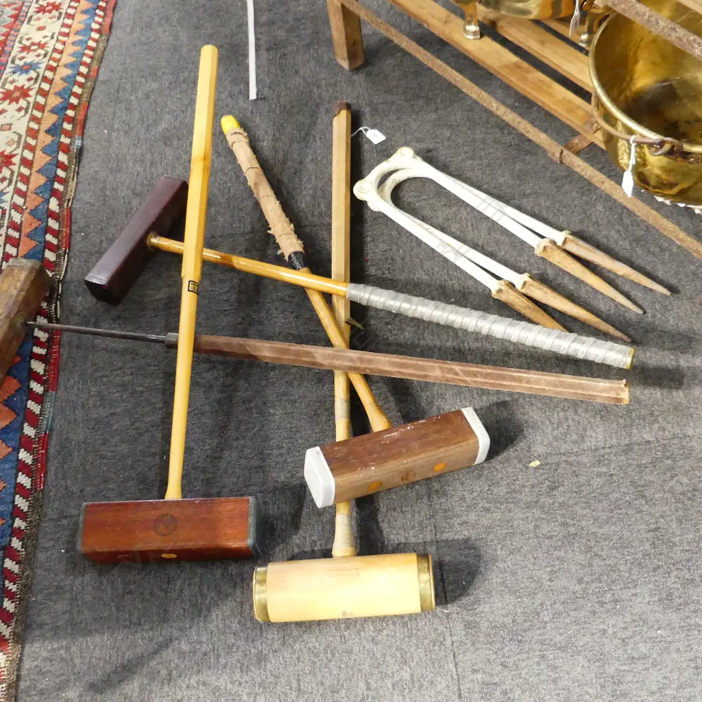 5 ASST. WOODEN POLO MALLETS + PR ANTIQUE CAST IRON CROQUET HOOPS Image 1++