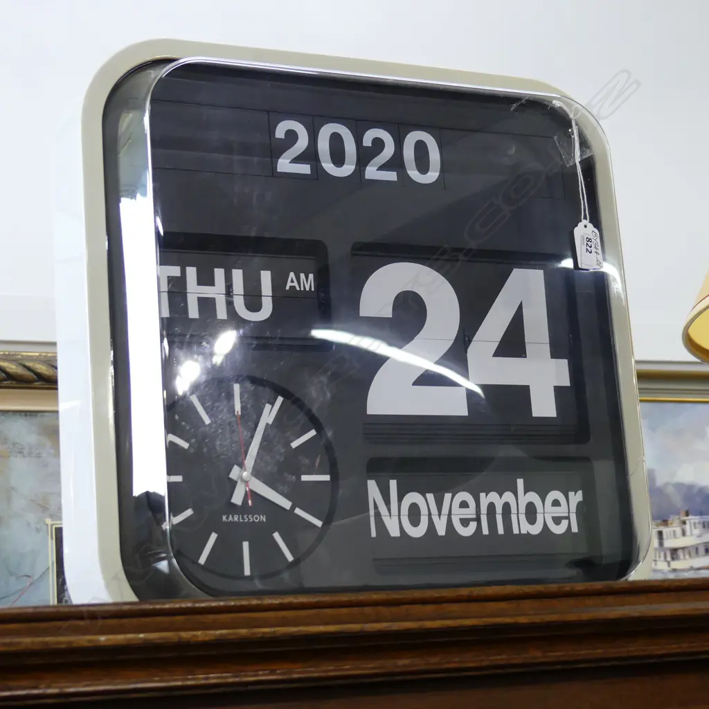LARGE KARLSSON B&W WALL CLOCK D.430mm, CLOCK WORKING BUT DATE & YEAR WRONG Image 1++